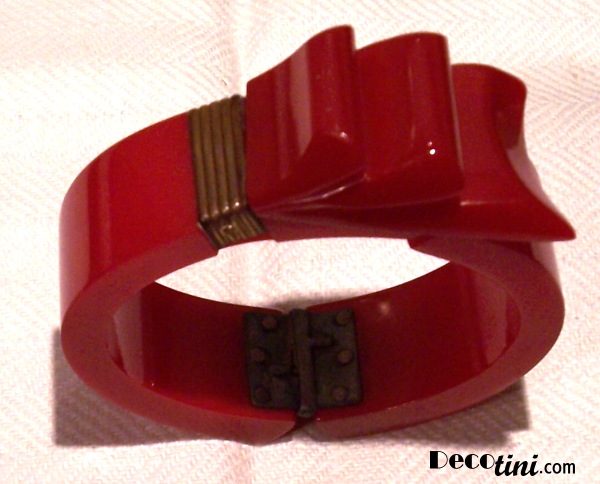 Red Ribbon Clamper
